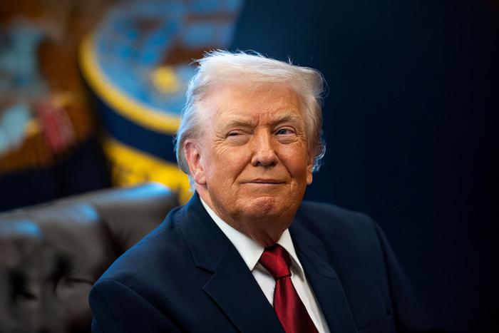 Пранк над Трампом или его озорство: в США гадают, кто звонил в студию телеканала