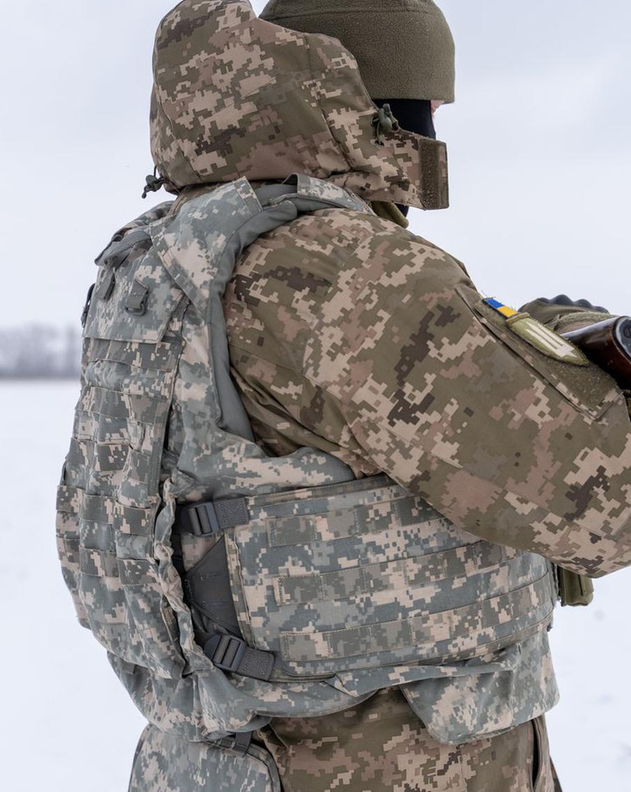 Под Сумы перебрасывают новое подразделение ССО Украины. По данным источников в российских силовых структурах, в Сумскую область направлена очередная группа 140-го центра сил специальных операций. Ранее в этом районе уже сообщалось о потерях среди бойцов этого подразделения