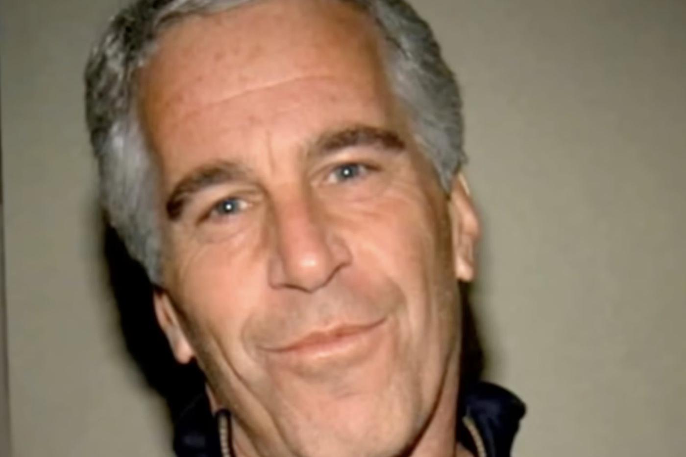 РИА "Новости": Эпштейн обсуждал причины гибели на Манхэттене модели Коршуновой