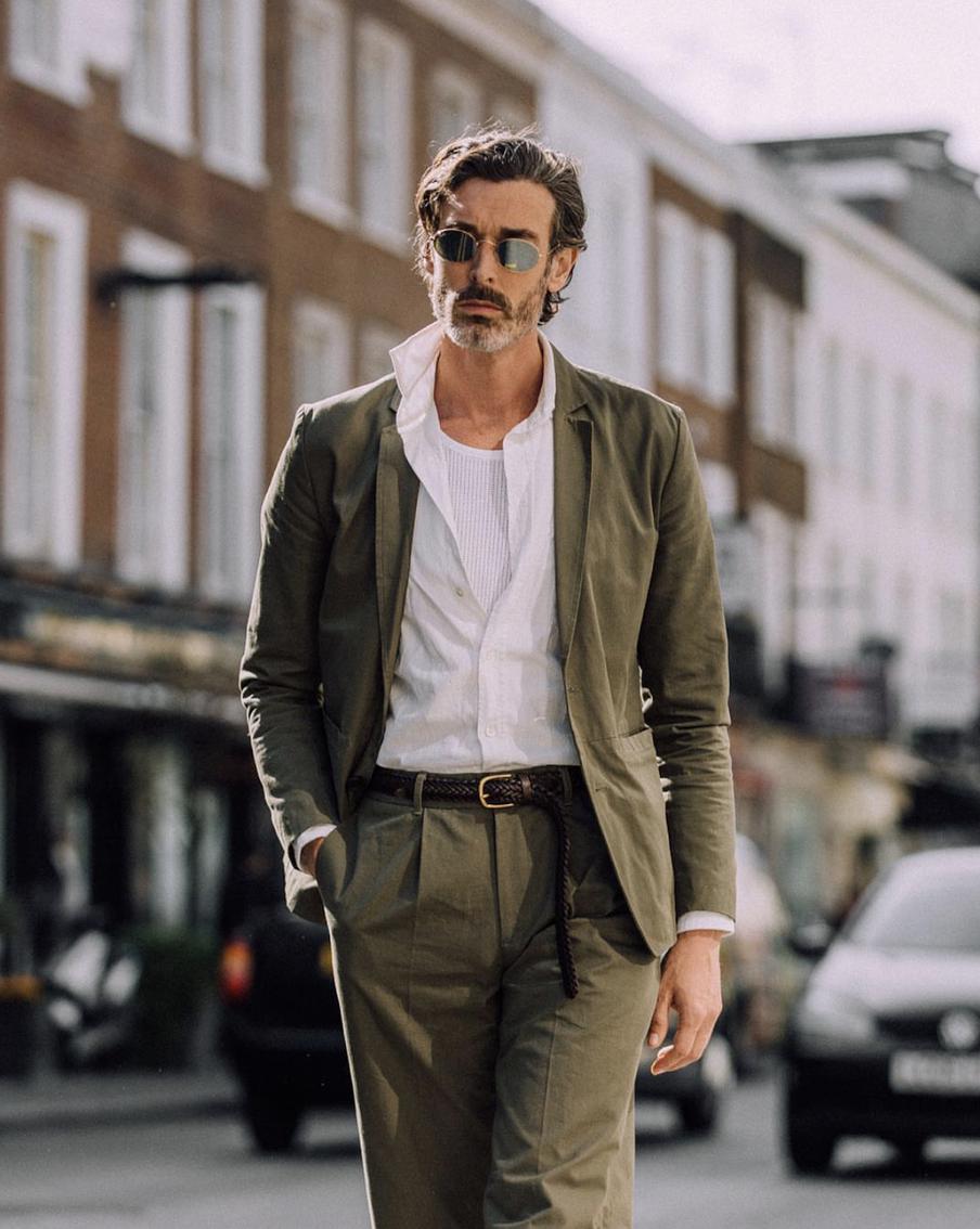 Стильный мужской гардероб на весну: 10 универсальных вещей для сотни образов