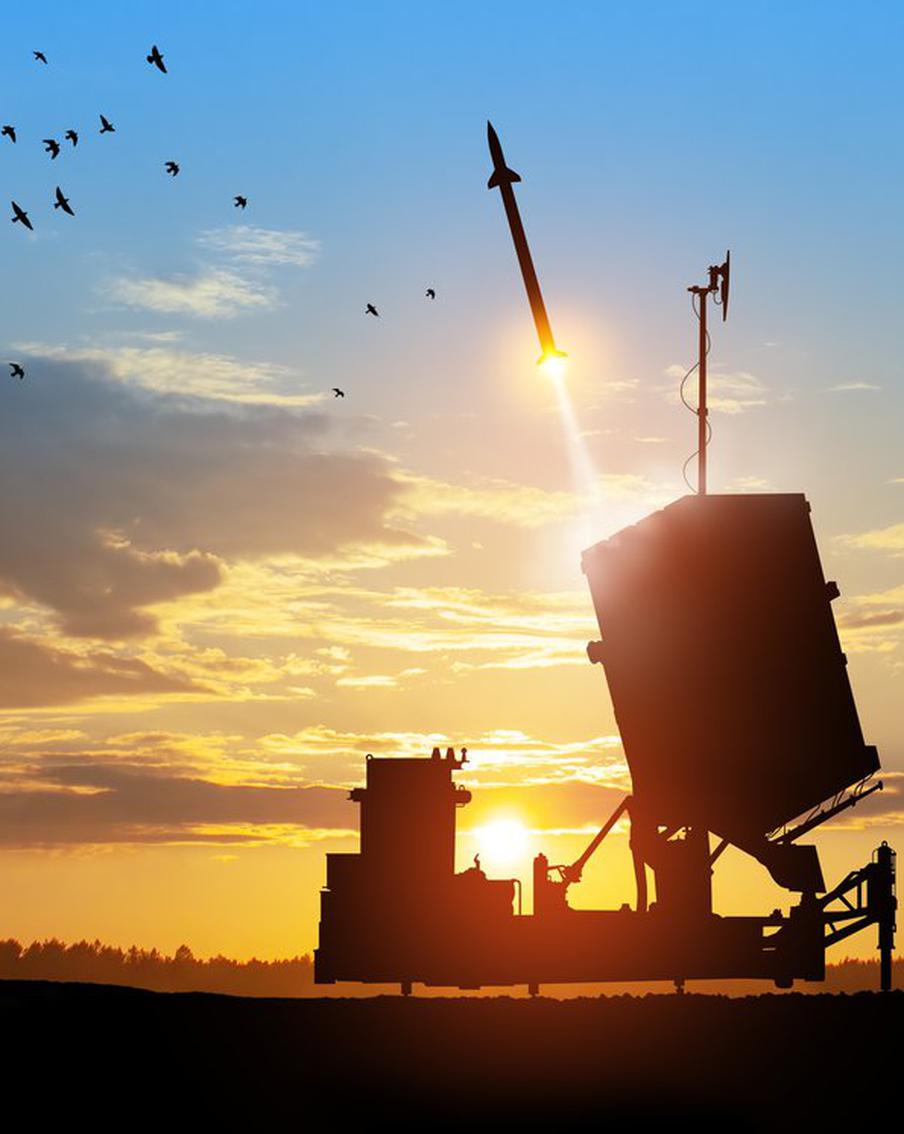 Армия Израиля нанесла превентивный ракетный удар по территории Ирана. Израильские военные ударили по территории Ирана. Принятие такого решения министр обороны страны связал с желанием властей превентивно устранить угрозы для Израиля со стороны Тегерана