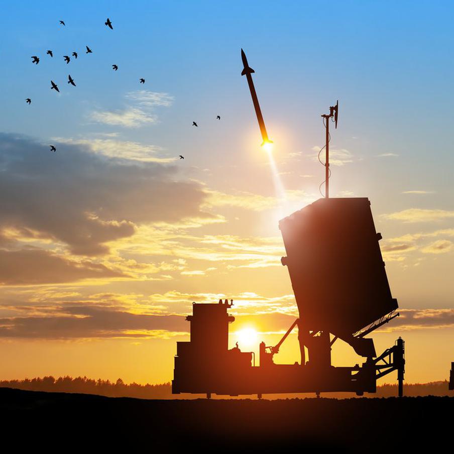 Армия Израиля нанесла превентивный ракетный удар по территории Ирана. Израильские военные ударили по территории Ирана. Принятие такого решения министр обороны страны связал с желанием властей превентивно устранить угрозы для Израиля со стороны Тегерана