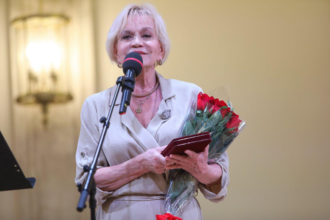 Прощая, Рита Осянина: звезду фильма "А зори здесь тихие" Ирину Шевчук проводили в последний путь