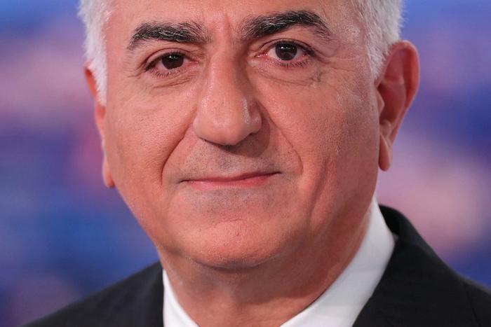 Наследник последнего шаха Ирана призвал соотечественников бороться против действующих властей страны