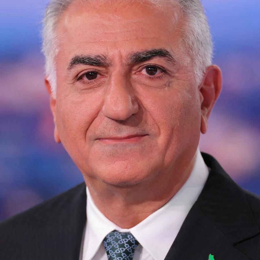 Сын последнего шаха Ирана Резе Пехлеви призвал иранцев бороться с властями. Потомок последнего иранского шаха Резе Пехлеви обратился к соотечественникам после начала американской военной операции против Ирана