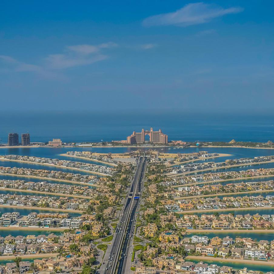 Генконсульство РФ в ОАЭ выпустило экстренное предупреждение для россиян. Российским гражданам, находящимся на территории Объединённых Арабских Эмиратов, объявлено экстренное предупреждение. Генеральное консульство Российской Федерации в Дубае настоятельно рекомендует соотечественникам проявлять повышенную бдительность и следовать разумным мерам предосторожности