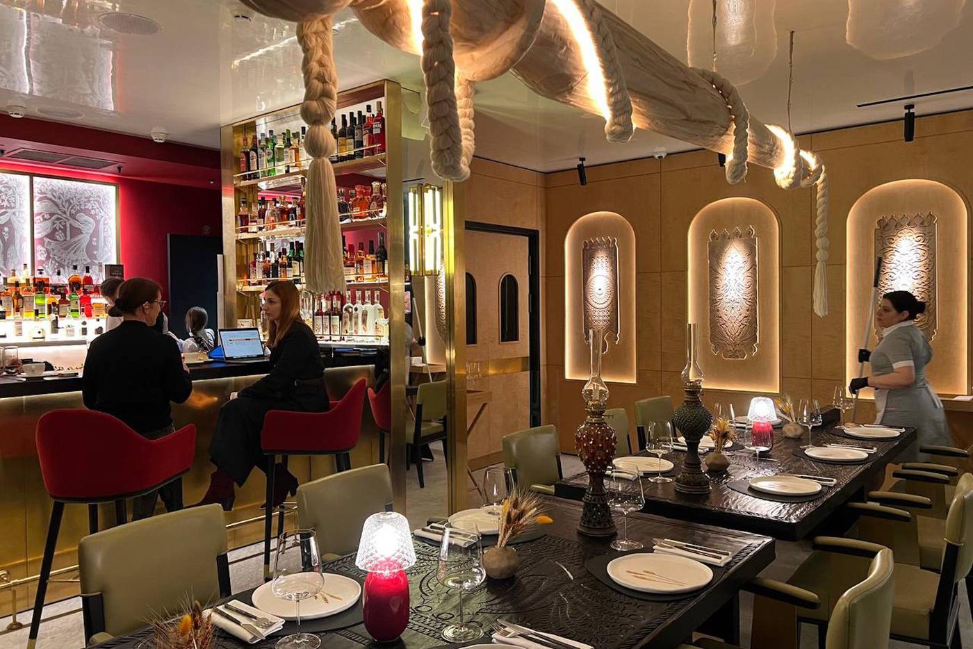 На Варварке открылся ресторан "Машенька". Metro оценило русскую кухню на современный лад