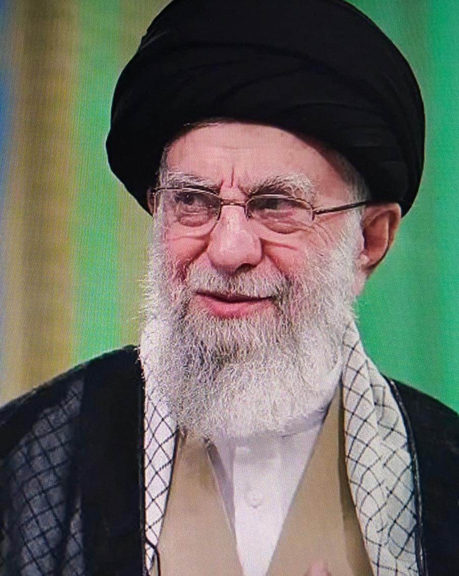 В Иране начались митинги на фоне смерти Хаменеи. В Иране проходят траурные мероприятия, посвящённые кончине Верховного лидера страны аятоллы Хаменеи. Иранские информационные агентства публикуют видео, на которых запечатлены скорбящие граждане. Агентство Fars сообщает о большом количестве людей, оплакивающих аятоллу в городе Урмии