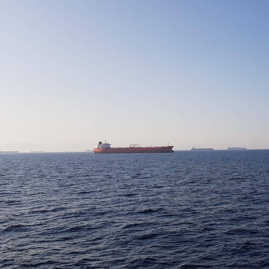 Иранские военные о введении запрета судоходства через Ормузский пролив. На фоне военной операции США и Израиля в Иране Корпус стражей исламской революции заблокировал для судоходства важный для нефтедобытчиков маршрут поставок нефти с Ближнего Востока — Ормузский пролив