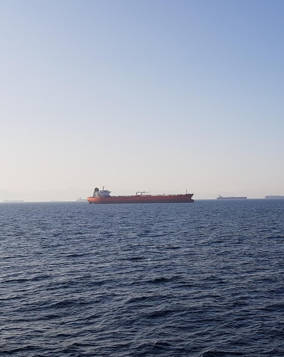 Иранские военные о введении запрета судоходства через Ормузский пролив. На фоне военной операции США и Израиля в Иране Корпус стражей исламской революции заблокировал для судоходства важный для нефтедобытчиков маршрут поставок нефти с Ближнего Востока — Ормузский пролив