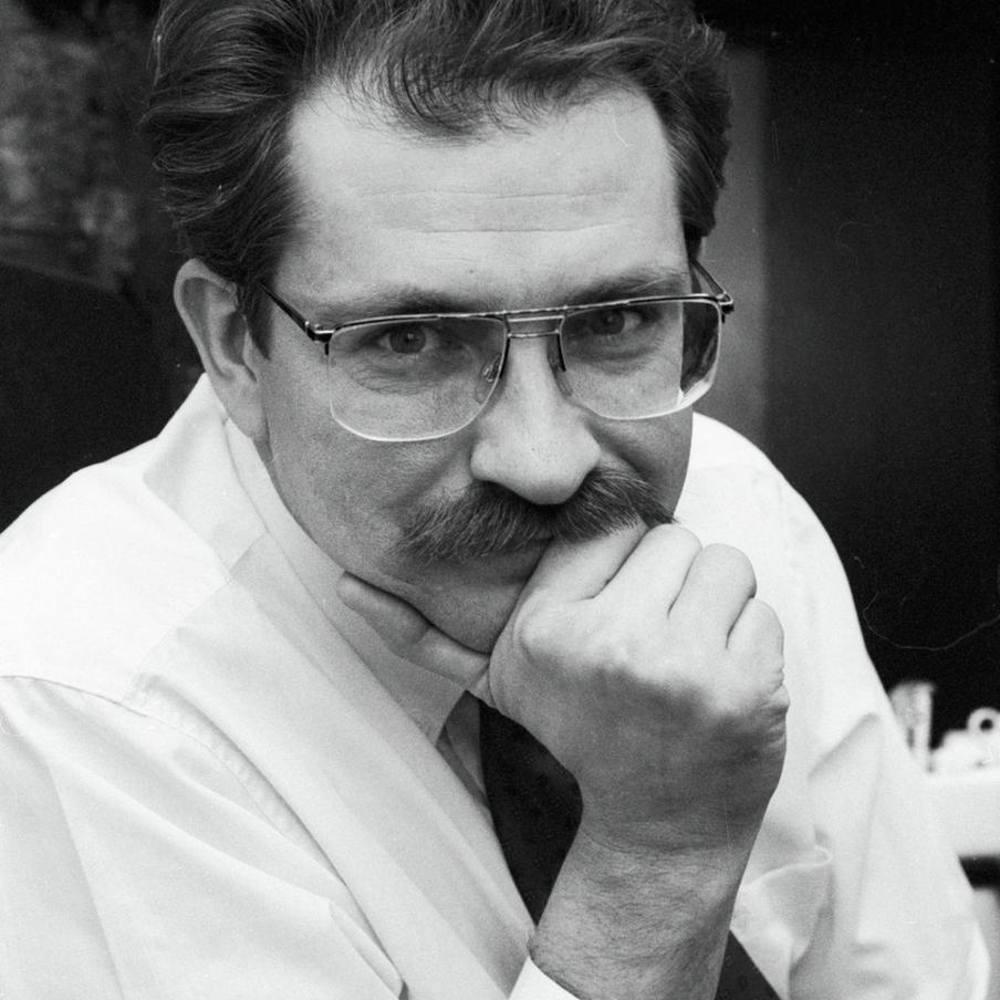 Скуратов: убийство Листьева не раскрыли из-за сопротивления причастных. Бывший генеральный прокурор Российской Федерации Юрий Скуратов высказал мнение, что убийство журналиста Владислава Листьева, произошедшее 30 лет назад, не было раскрыто по нескольким причинам, пишет РИА "Новости"