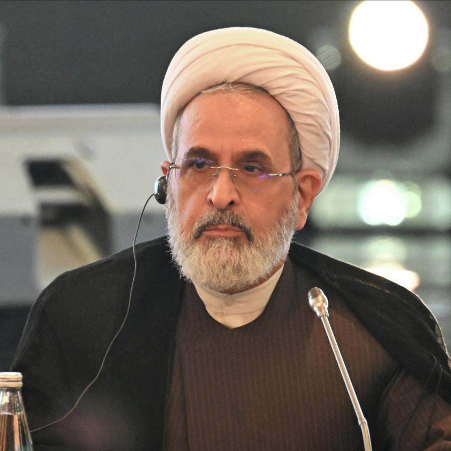 Временным верховным лидером Ирана вместо Хаменеи назначен аятолла Алиреза Арафи. В Иране определились с заменой погибшему в ходе американо-израильских ударов верховному лидеру Али Хаменеи. Отмечается, что временно исполняющим обязанности верховного лидера назначен аятолла Алиреза Арафи