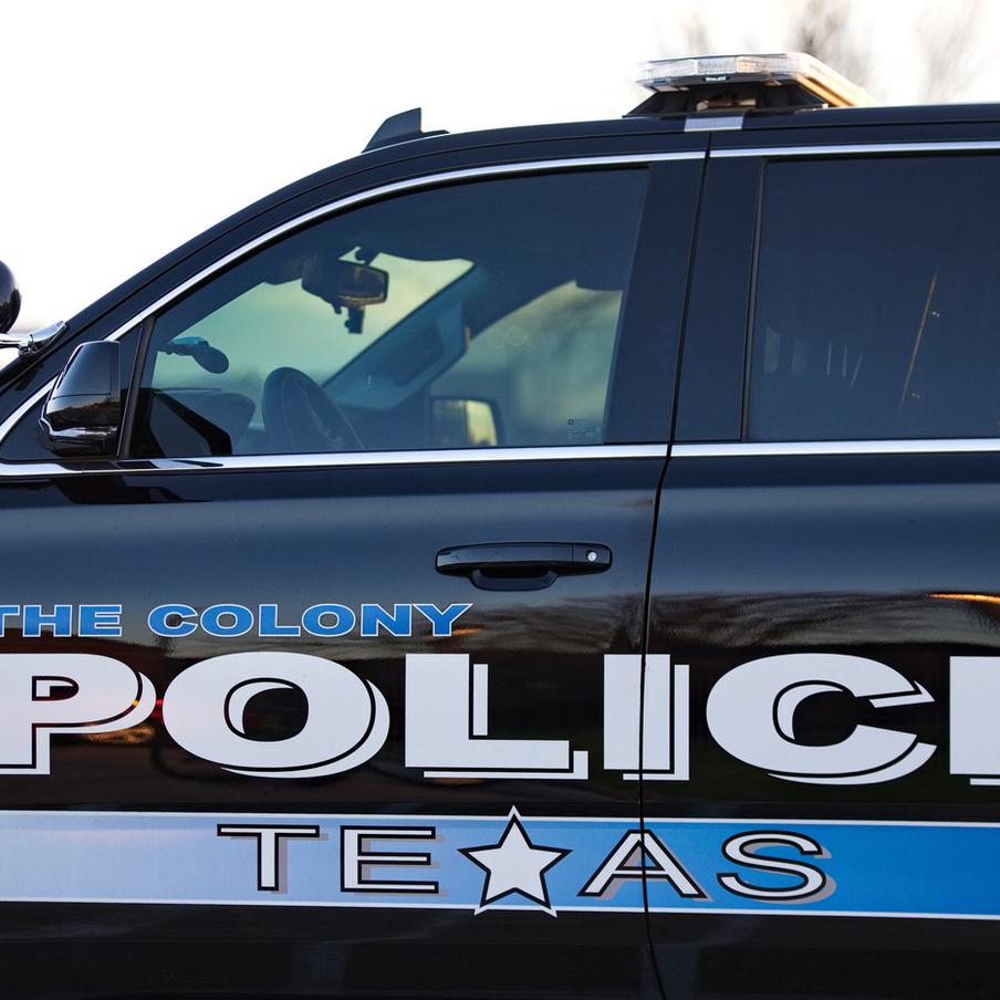 American-Statesman: минимум 20 человек пострадали по время стрельбы в Техасе. Как сообщает издание American-Statesman со ссылкой на официальные источники, в результате стрельбы в центре города Остин, штат Техас, пострадало не менее 20 человек. Не исключено, что есть погибшие. Подозреваемый был ранен полицейским и, по информации правоохранительных органов, больше не представляет опасности для окружающих