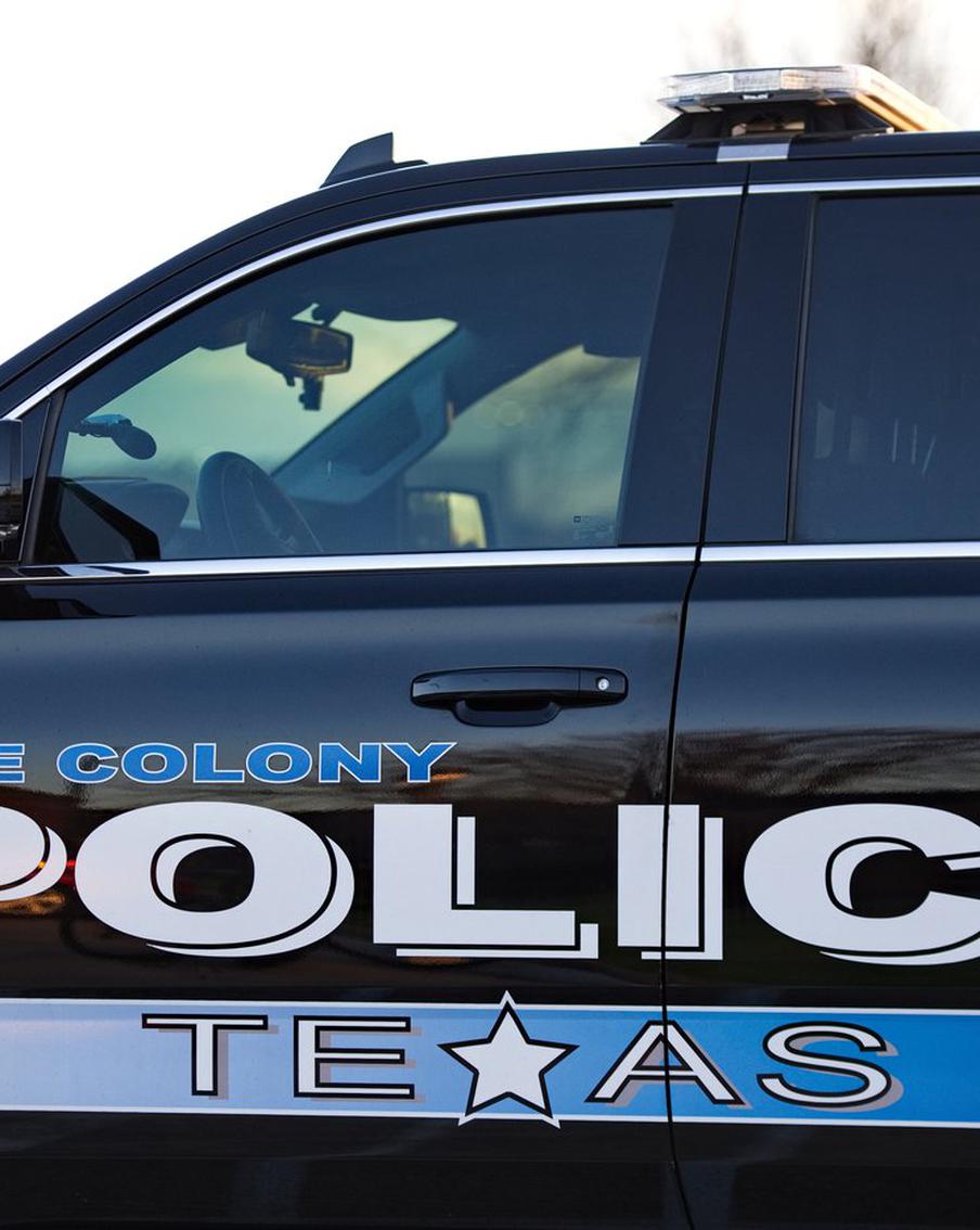 American-Statesman: минимум 20 человек пострадали по время стрельбы в Техасе. Как сообщает издание American-Statesman со ссылкой на официальные источники, в результате стрельбы в центре города Остин, штат Техас, пострадало не менее 20 человек. Не исключено, что есть погибшие. Подозреваемый был ранен полицейским и, по информации правоохранительных органов, больше не представляет опасности для окружающих