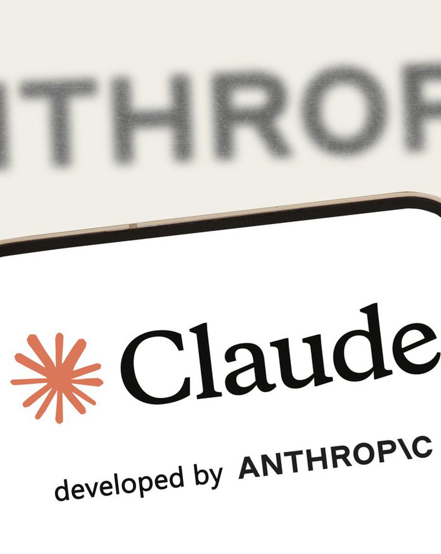 Власти США в очередной раз использовали ИИ при планировании операции в Иране. Американские военные воспользовались искусственным интеллектом от компании Anthropic при планировании и проведении операции "Эпическая ярость" против Ирана. Это произошло несмотря на запрет Трампа сотрудничать с разработчиками