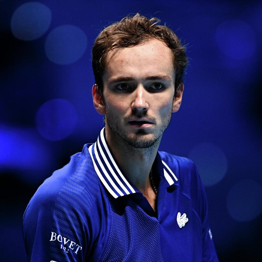 Российский теннисист Даниил Медведев застрял в Дубае из-за операции США. Американо-израильская операция в Иране и последовавшее за ним закрытие воздушного пространства по всему Ближнему Востоку стало причиной почему теннисист Медведев до сих пор не смог вернуться в Россию