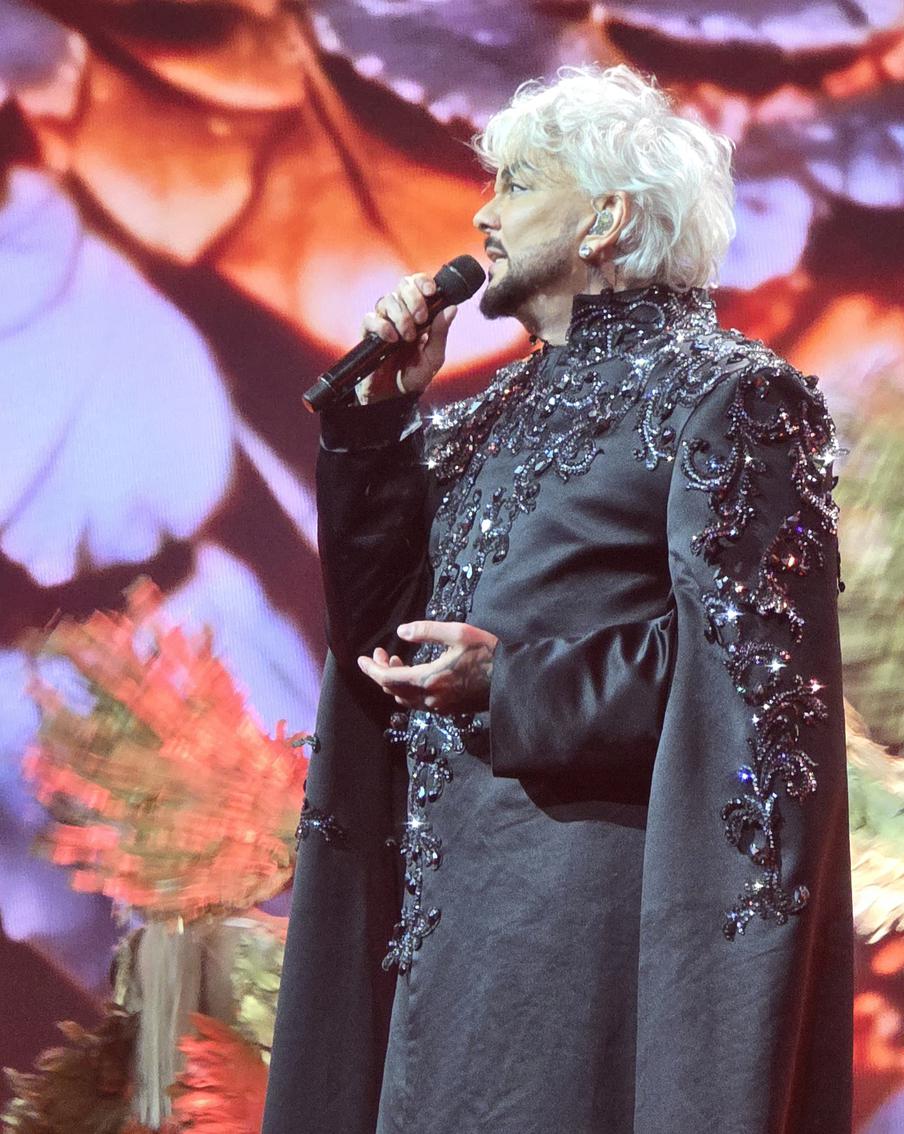 Филипп Киркоров на сцене Live Арены в программе "Поёт Филипп Киркоров".