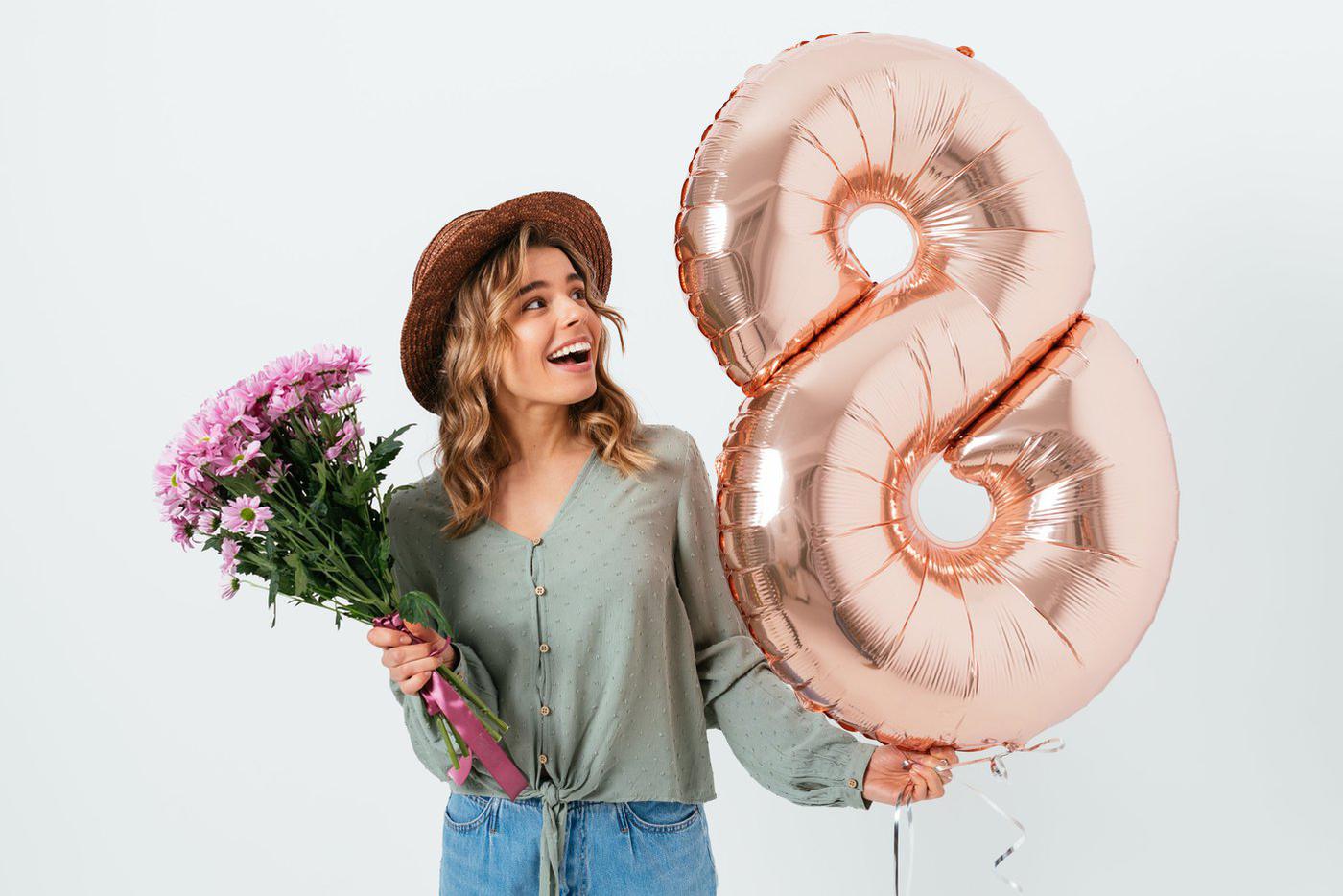 Как удивить на 8 Марта: лучшие подарки для самых близких и любимых женщин