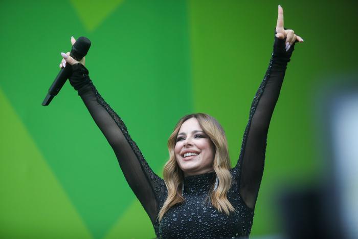 "Я стала другой": Ани Лорак — о секрете осиной талии, жизни в интернате и деньгах