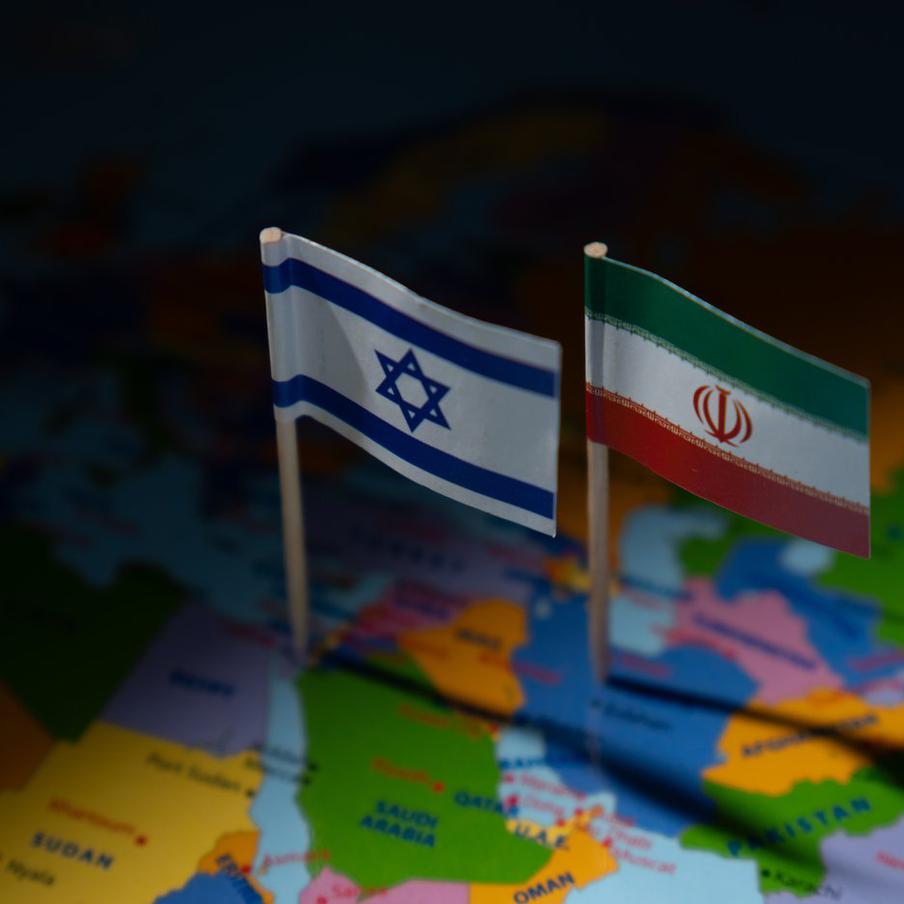 КСИР: Иран поразил месторасположение командующего ВВС Израиля. Корпус стражей исламской революции (КСИР) сообщил о точном ракетном ударе, который был нанесён по штаб-квартире командования Военно-воздушными силами Израиля. Это стало десятой волной атак, предпринятых Вооружёнными силами Исламской Республики