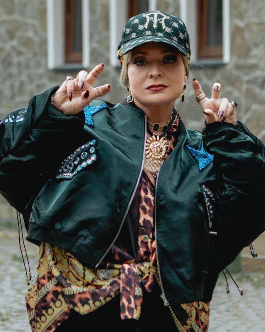 "Дело не в формах, а в начинке". Звезда "Интернов" Светлана Пермякова рассказала о съёмках в "Царевне-лягушке 2"