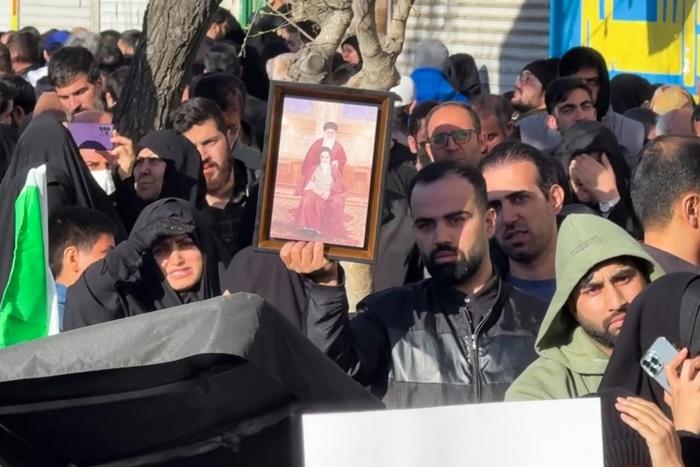 Ирановед Раванди-Фадаи: Иранцы приняли гибель внучки Хаменеи как личную трагедию