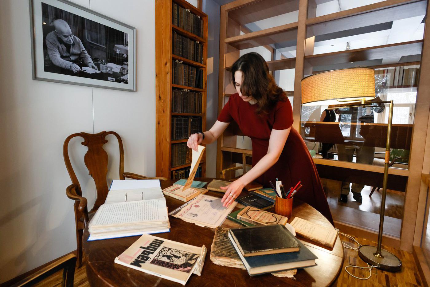 В мемориальном кабинете Виктора Шкловского.