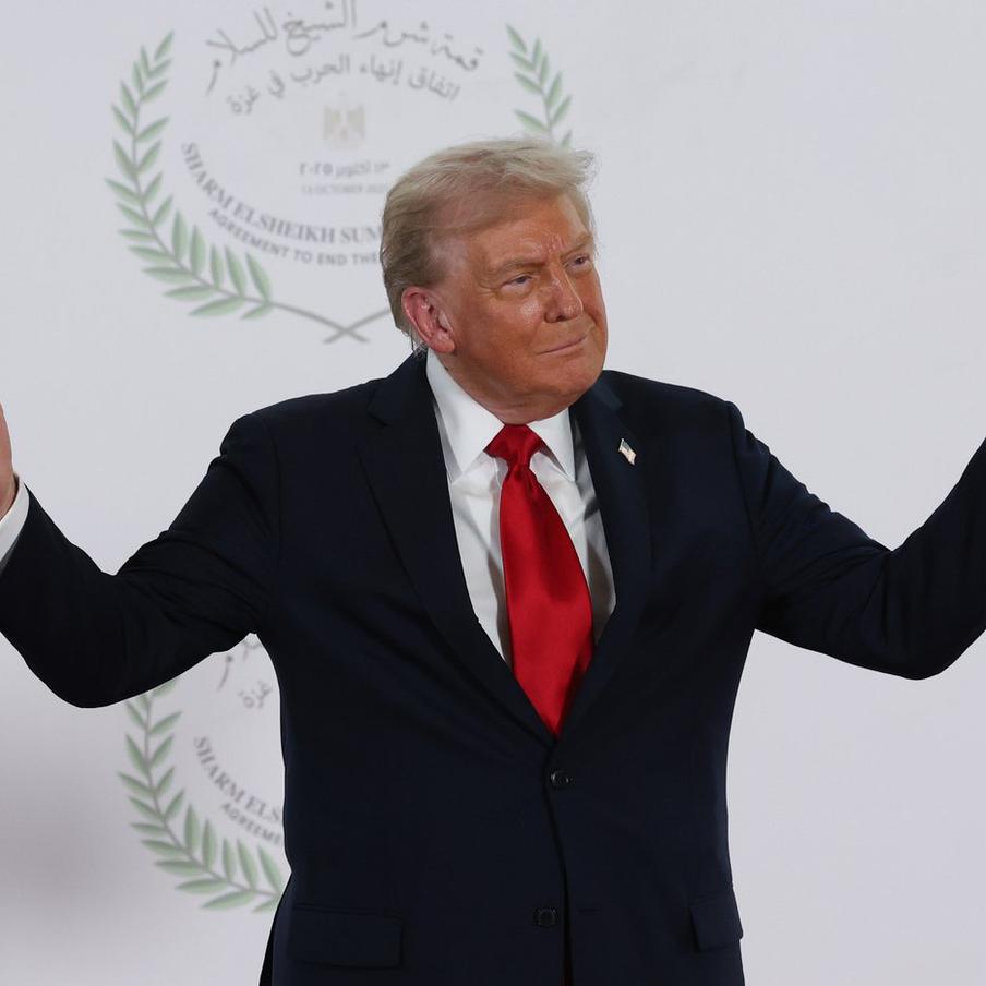 Ирановед Раванди-Фадаи прокомментировала заявления Трампа о смене власти в Иране. Заявление Дональда Трампа о возможном транзите власти в Иране и о том, что у него есть список потенциальных кандидатов на пост руководителя страны, вызвало бурную реакцию