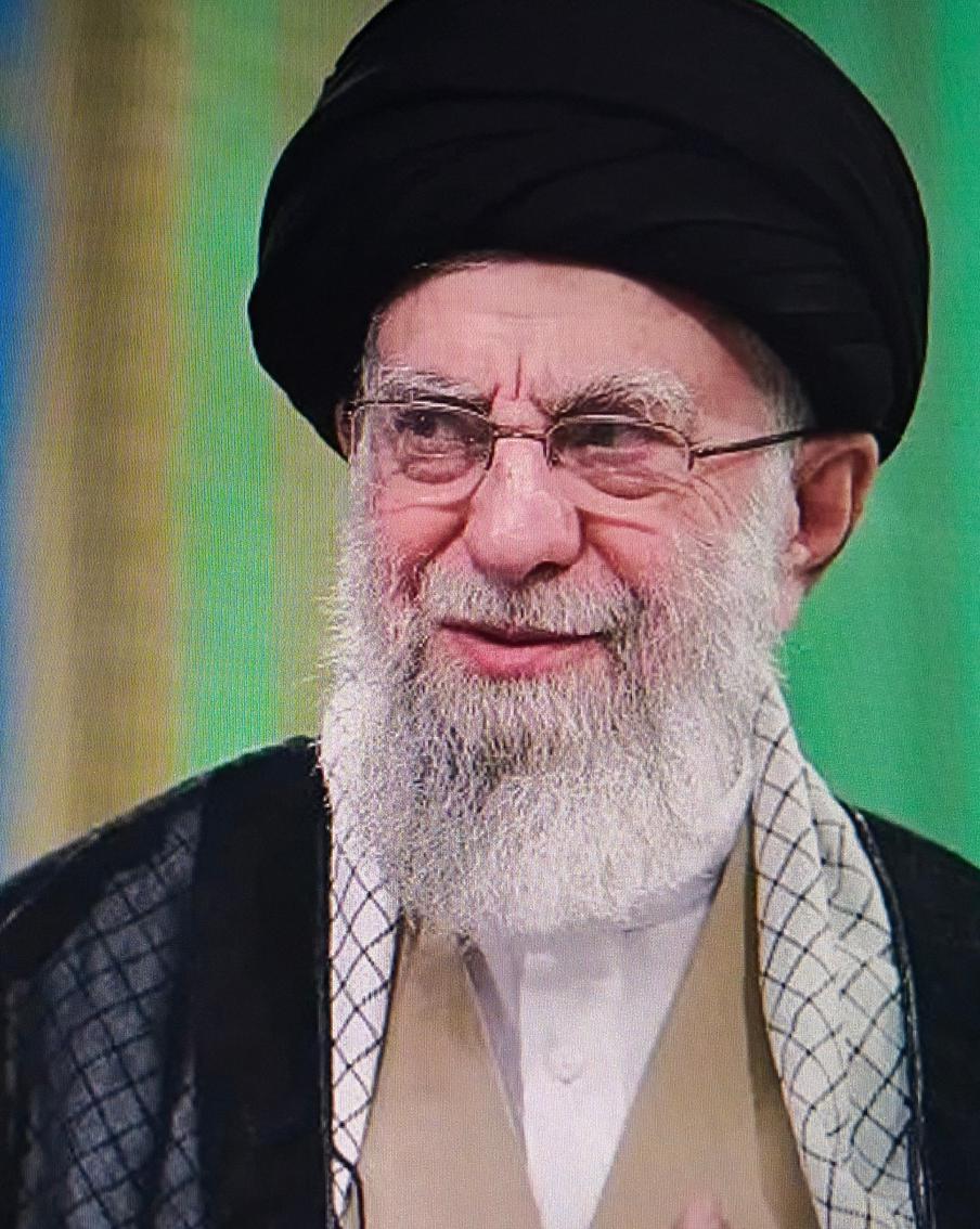 Ирановед Раванди-Фадаи рассказала о реакции иранцев на смерть Хаменеи. Смерть аятоллы Али Хаменеи, который был лидером Исламской Республики Иран, вызвала неоднозначную реакцию в стране. Как рассказала Metro Лана Меджидовна, эксперт по Ближнему Востоку, картина этой реакции весьма сложная и не сводится к простой дихотомии "скорбь — радость"