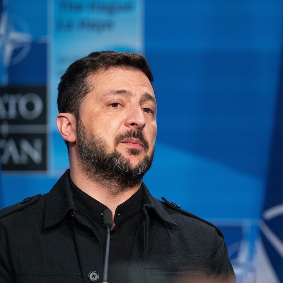 Трамп назвал Зеленского украинским основателем бродячего цирка. Бывший президент США Дональд Трамп сравнил президента Украины Владимира Зеленского с американским шоуменом XIX века Финеасом Тейлором Барнумом