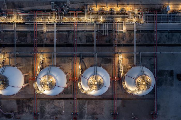 Цены на газ в Европе превысили $700 на фоне конфликта на Ближнем Востоке