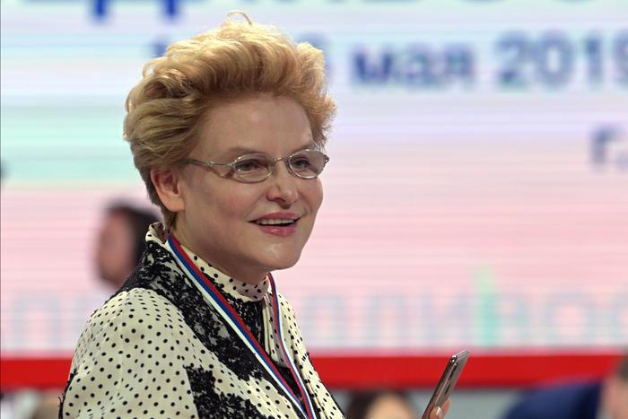 Малышева упустила Джоли, Хакамада ослепила внешностью: показ каннской сенсации