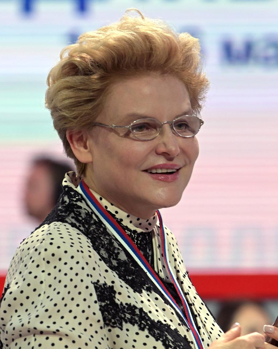 Малышева упустила Джоли, Хакамада ослепила внешностью: показ каннской сенсации