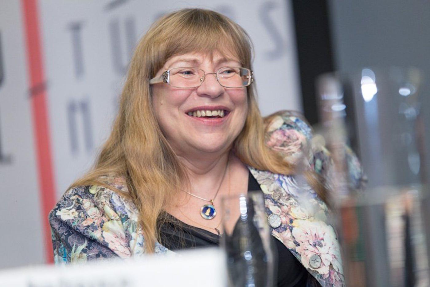 Елена Чудинова считает, что современный и молодой читатель – активный и увлечённый.