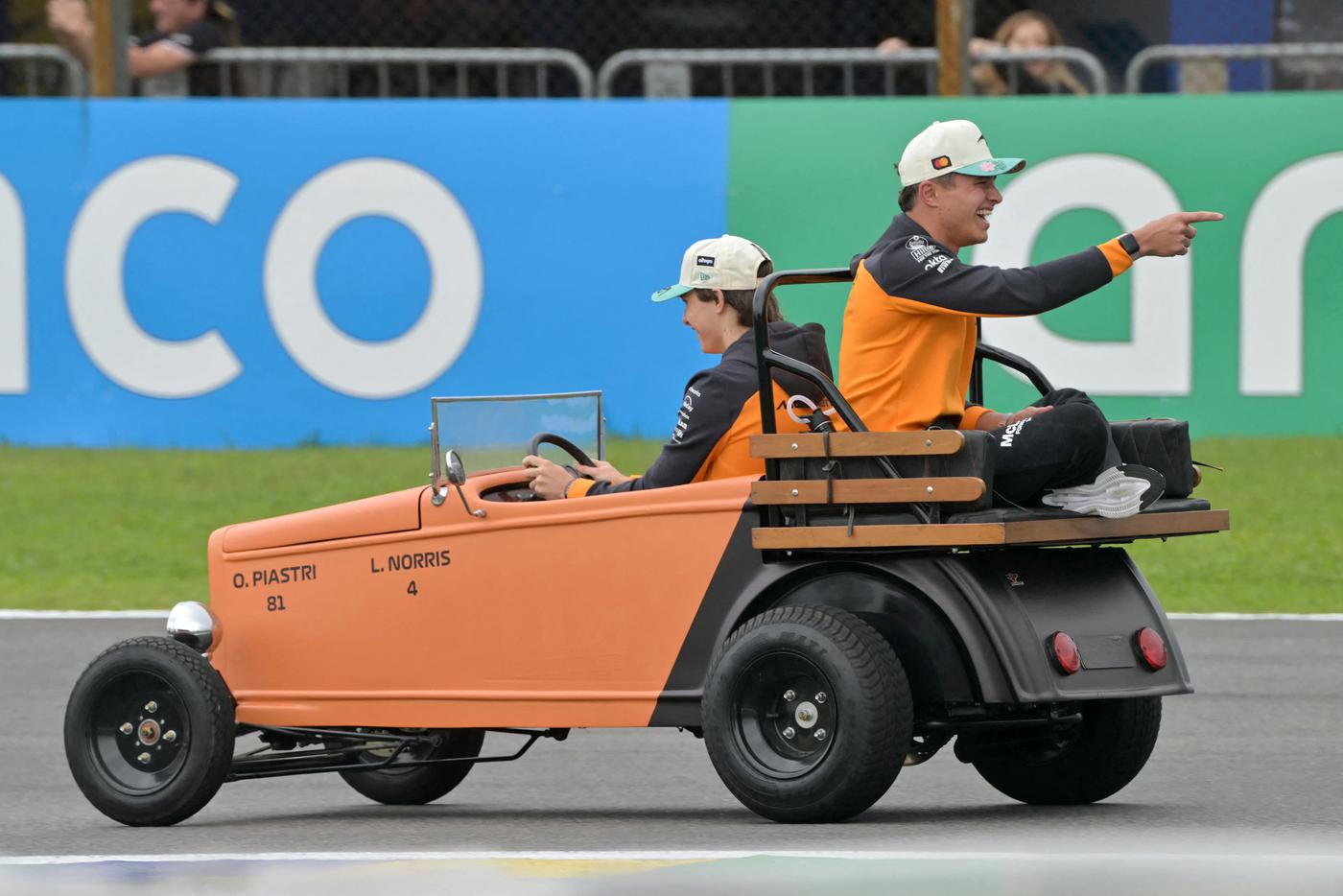 Оскар Пиастри (слева) и Ландо Норрис.