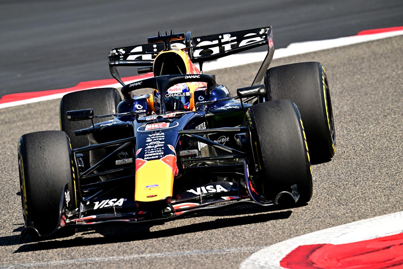 Макс Ферстаппен на тестах в Бахрейне.