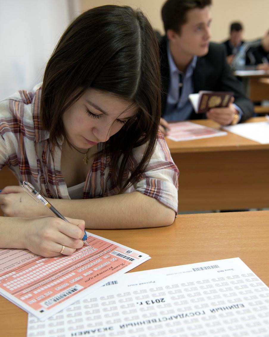 Создатель ЕГЭ предупредил о риске возврата "поступления по звонкам"