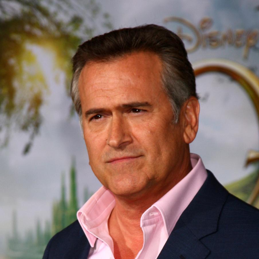 Звезда "Зловещих мертвецов" Брюс Кэмпбелл сообщил о своей онкологии. Актёр рассказал поклонникам, что врачи выявили у него онкологическое заболевание. По его словам, речь идёт о форме рака, с которой можно успешно бороться