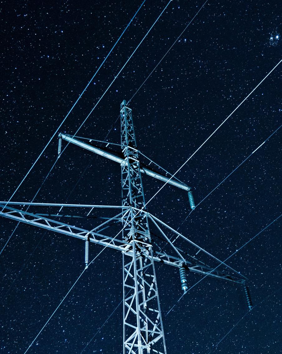 Словакия расторгла соглашение с Киевом о помощи аварийными поставками энергии. Правительство Словацкой Республики приняло решение о расторжении договора с Украиной, который касался экстренных поставок электроэнергии. Как следует из документа, опубликованного на сайте правительства Словакии, министру финансов рекомендовано принять меры в отношении компании SEPS (оператора системы передачи электроэнергии Словакии)