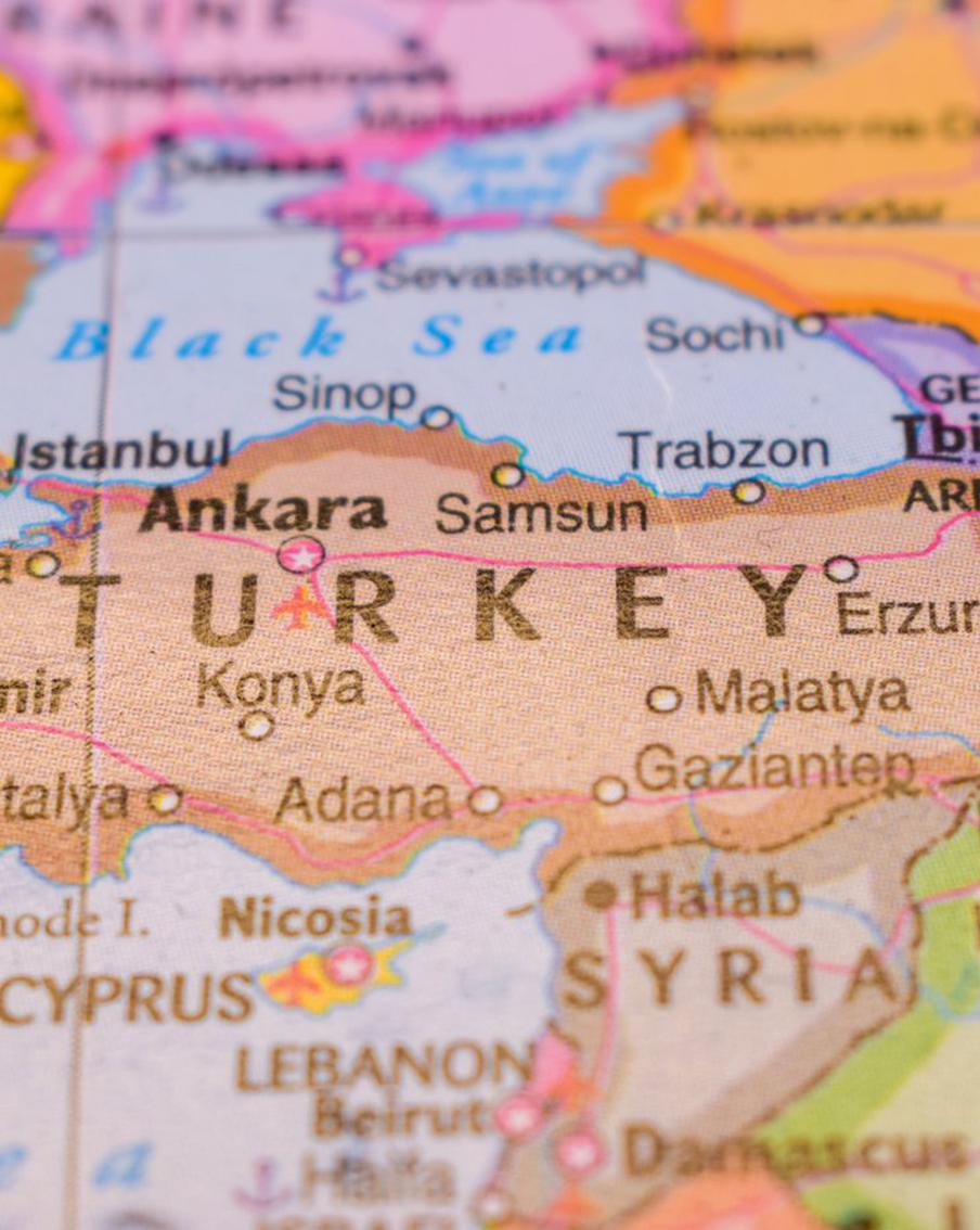 Баллистическую ракету сбили над Турцией, сообщило минобороны. Министерство обороны Турции объявило о перехвате и уничтожении баллистической ракеты, которая, по данным ведомства, была выпущена из Ирана