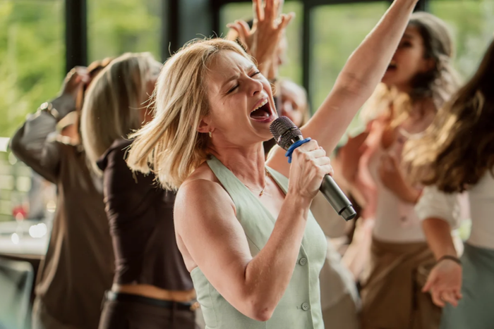 Обними свою внутреннюю стерву. Карина Разумовская учится относиться "К себе нежно"