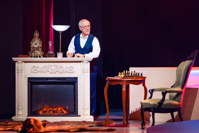 "Мосбилет" приглашает на показы спектакля Игоря Миркурбанова в Театре сатиры