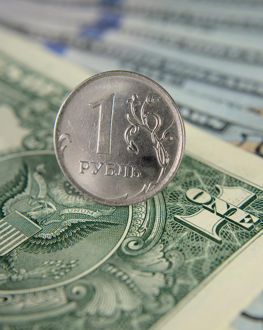 События вокруг Ирана не приведут к укреплению рубля: что будет с ним в марте