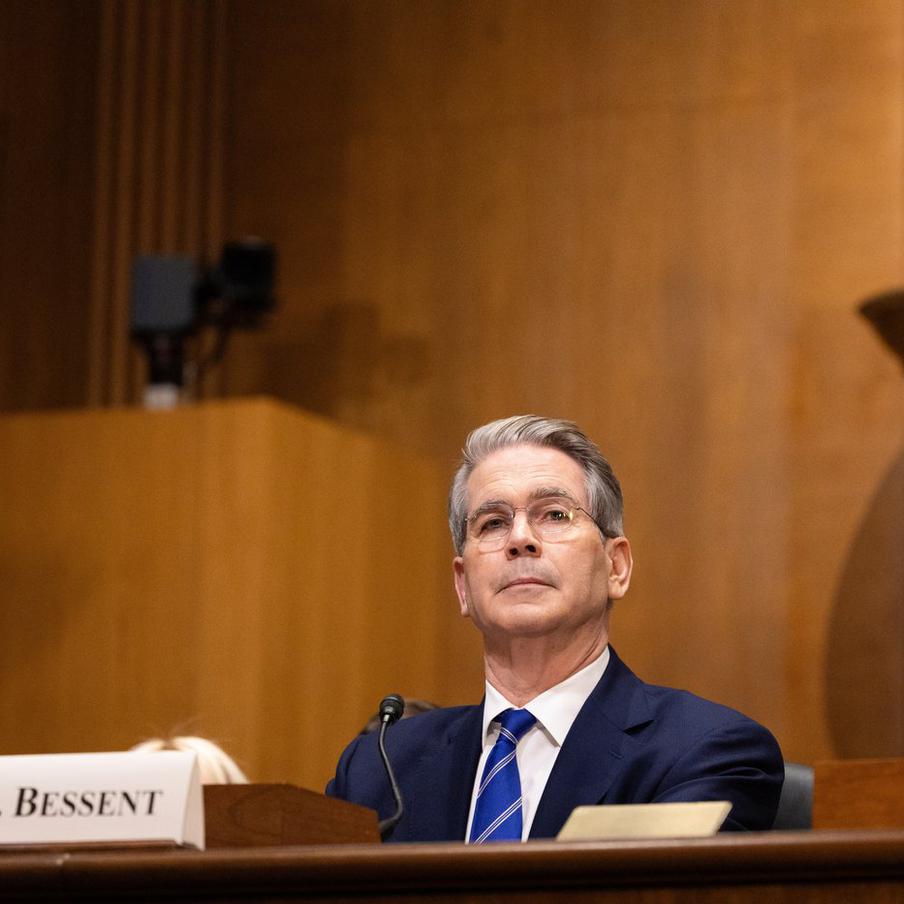 США временно разрешили Индии покупать российскую нефть из танкеров. Американский Минфин выдал краткосрочную лицензию, позволяющую индийским НПЗ приобретать российскую нефть, уже находящуюся в танкерах в море. Мера рассчитана на 30 дней