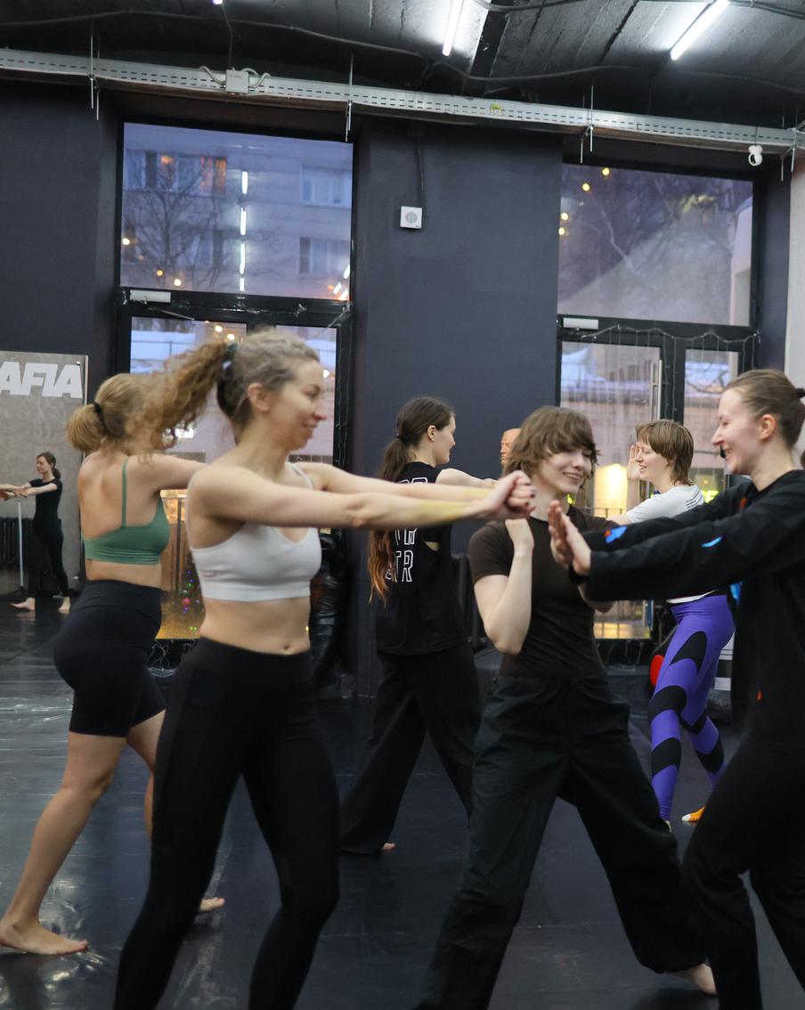 Москвичек учат отбиваться от мужчин швабрами и карандашами