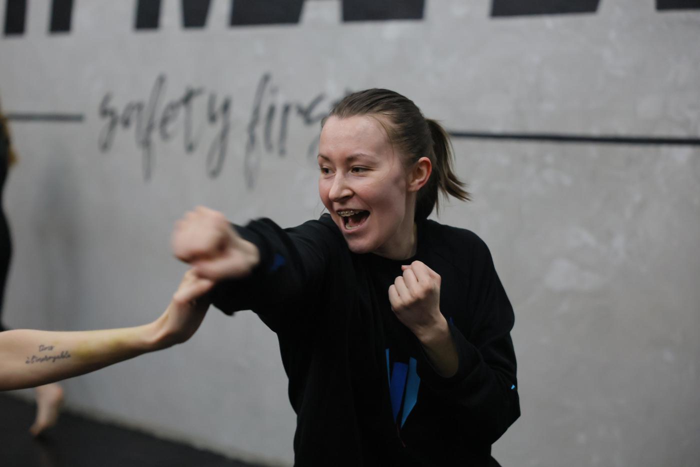 Особенно продуктивно удары отрабатываются, когда глаза горят и чувствуешь кураж