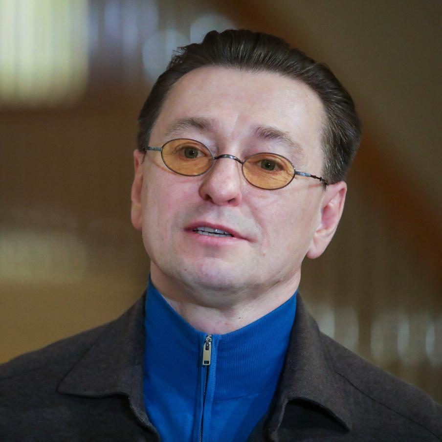 Сергей Безруков назначен худруком МХАТ им. Горького. Народный артист России Сергей Безруков стал новым художественным руководителем Московского Художественного театра им. Горького, сообщила министр культуры РФ Ольга Любимова