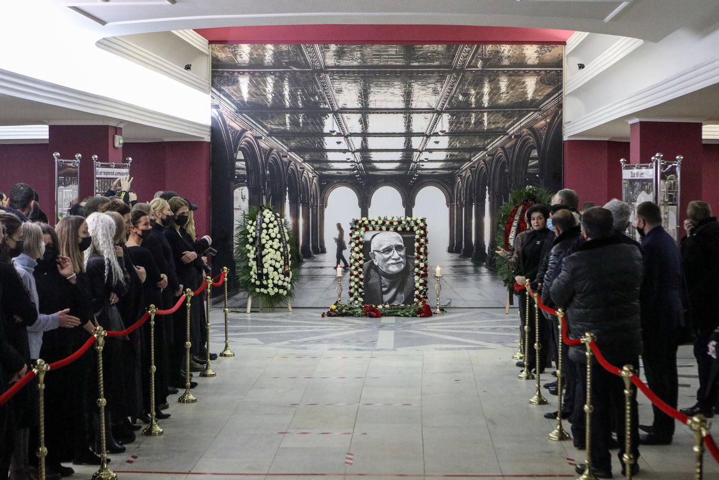 Прощание с Арменом Джигарханяном.