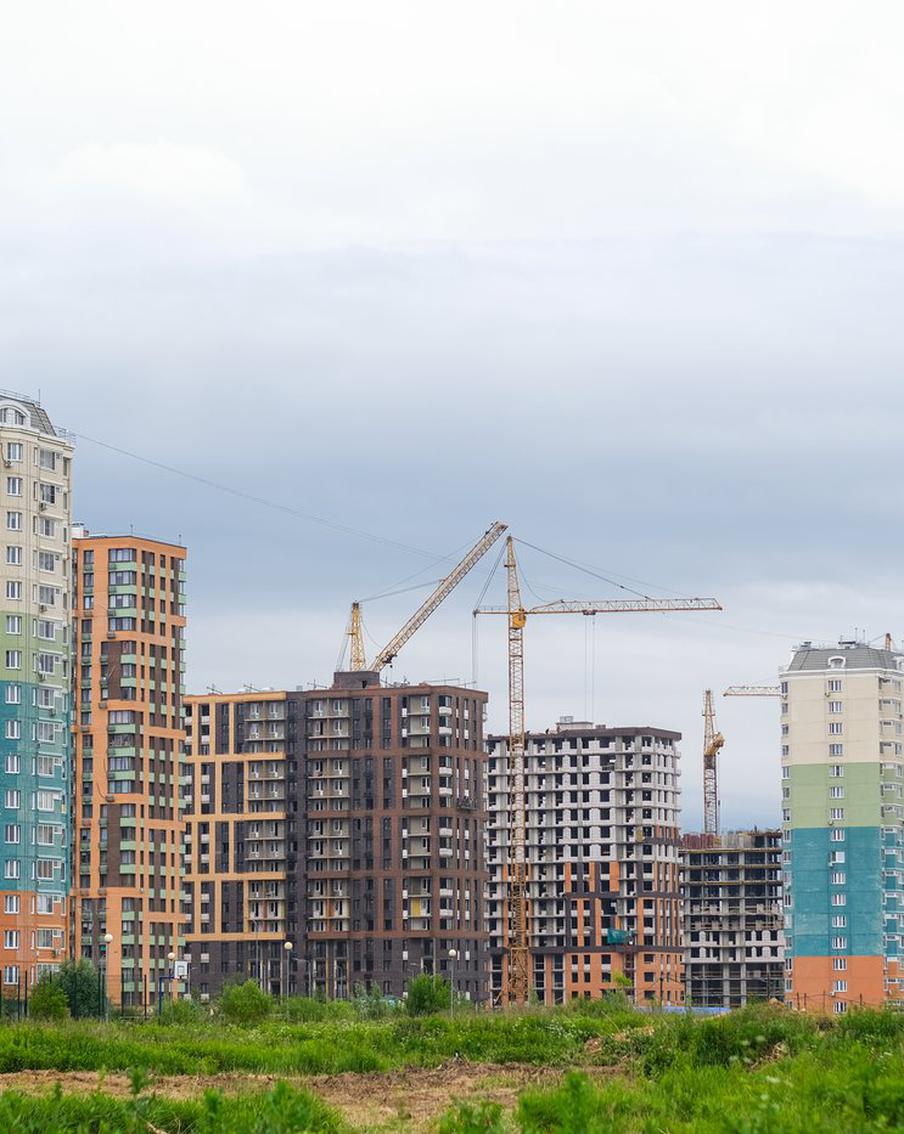 Продажи новостроек в Москве падают, а цены на квартиры ползут вверх