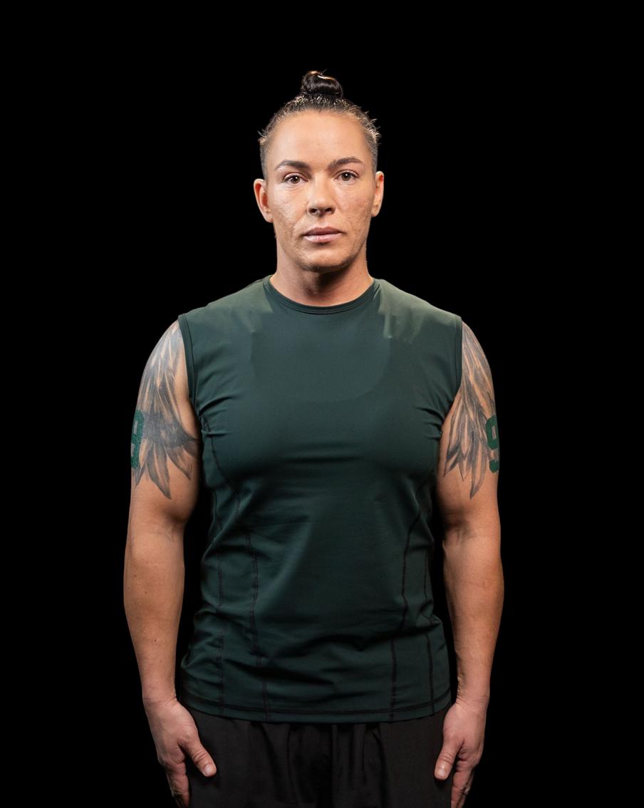 Оксана "Скала" Кошелева – обладательница более десятка силовых рекордов и участница 2-го сезона шоу "Титаны".